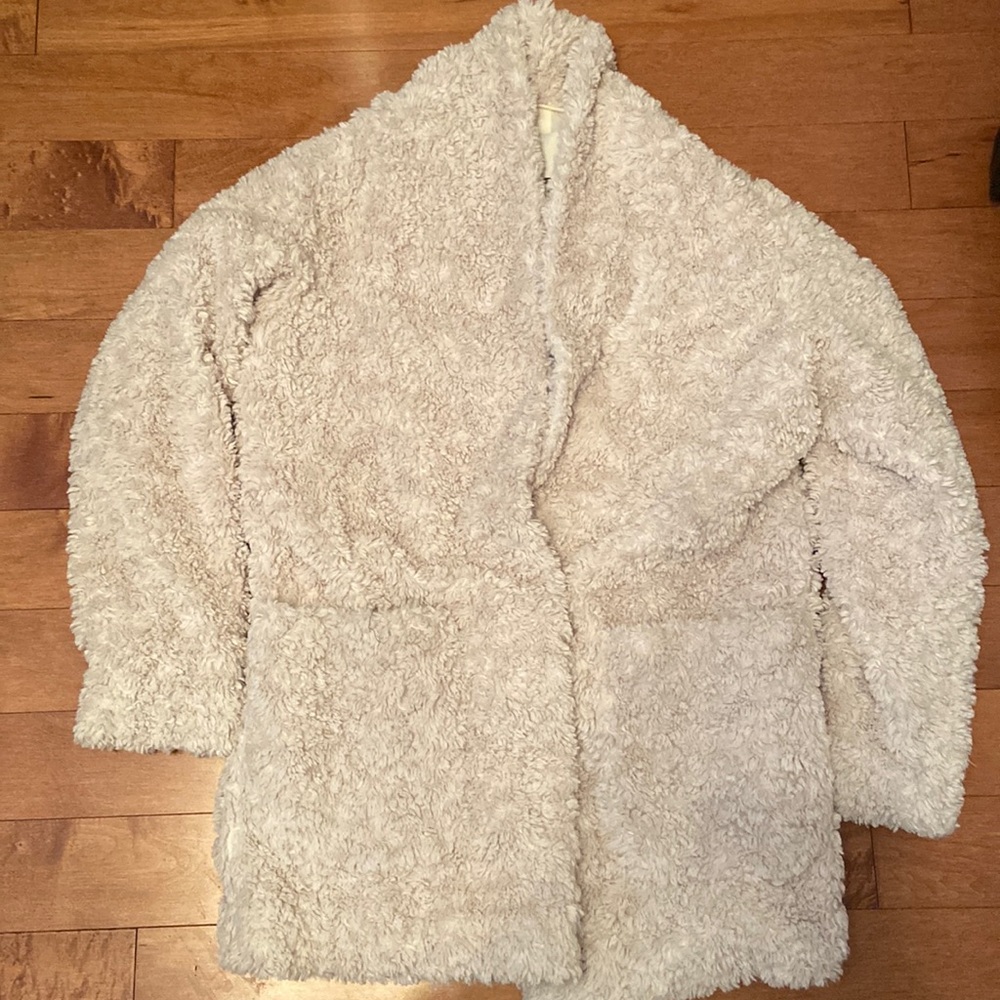 Aritzia Wilfred cream teddy jacket xxs